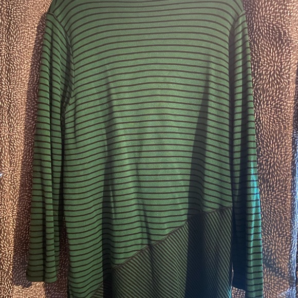 VINTAGE Green Striped Asymmetrical Tunic Top - Picture 2 of 4